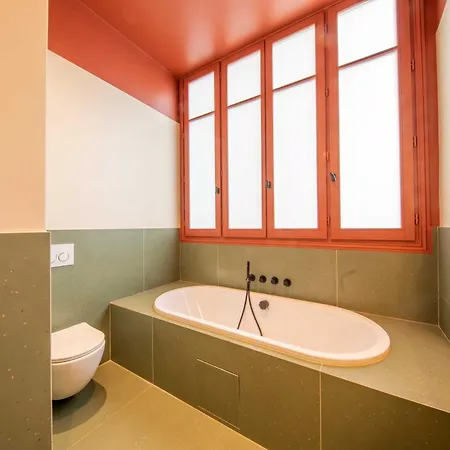 Exceptional Family 8p - Victor Hugo Apartment Paris